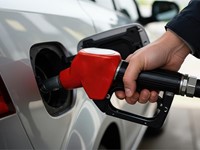 Consejos para ahorrar combustible en tus viajes este verano